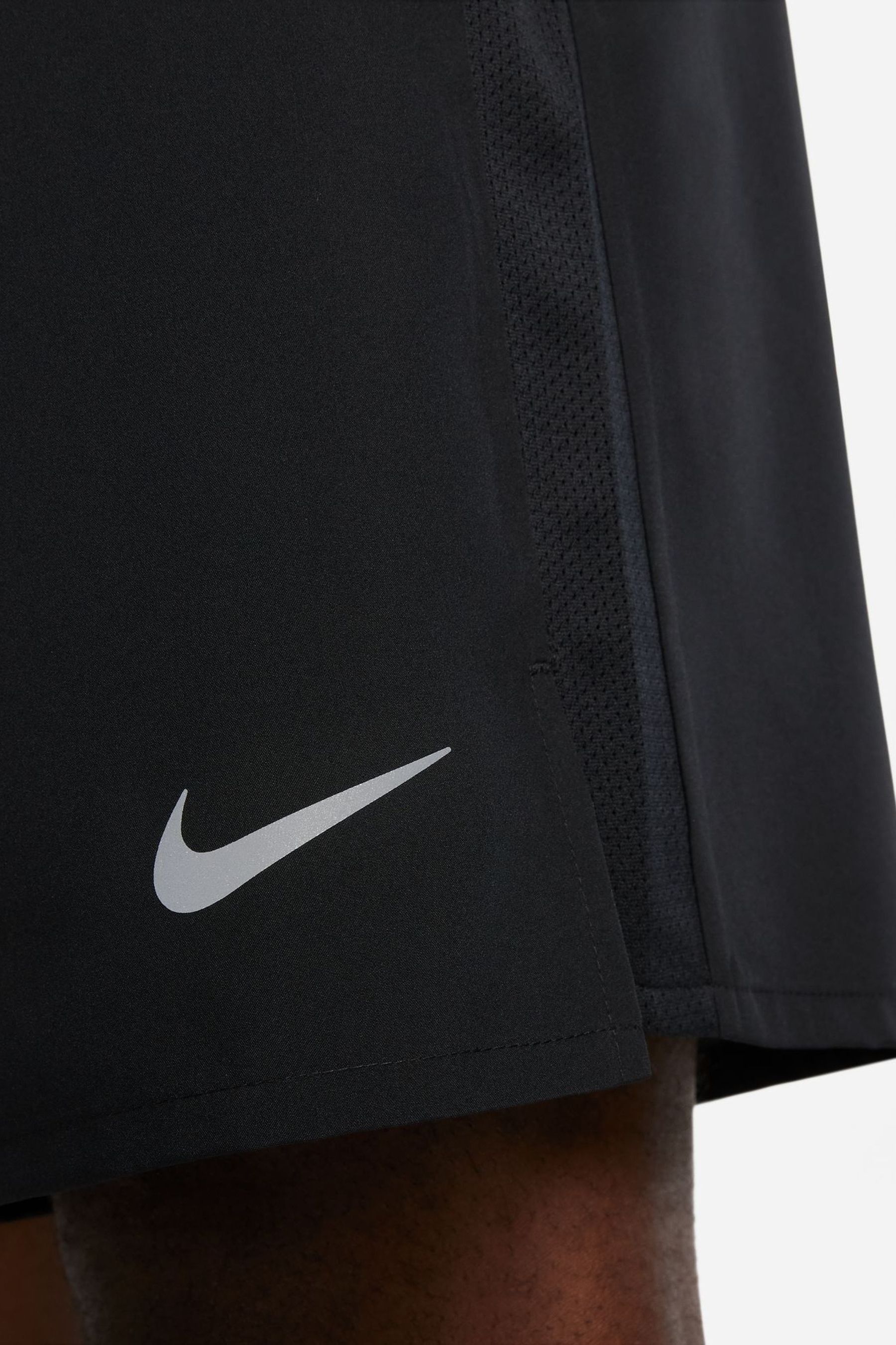 Nike 9 deals challenger shorts