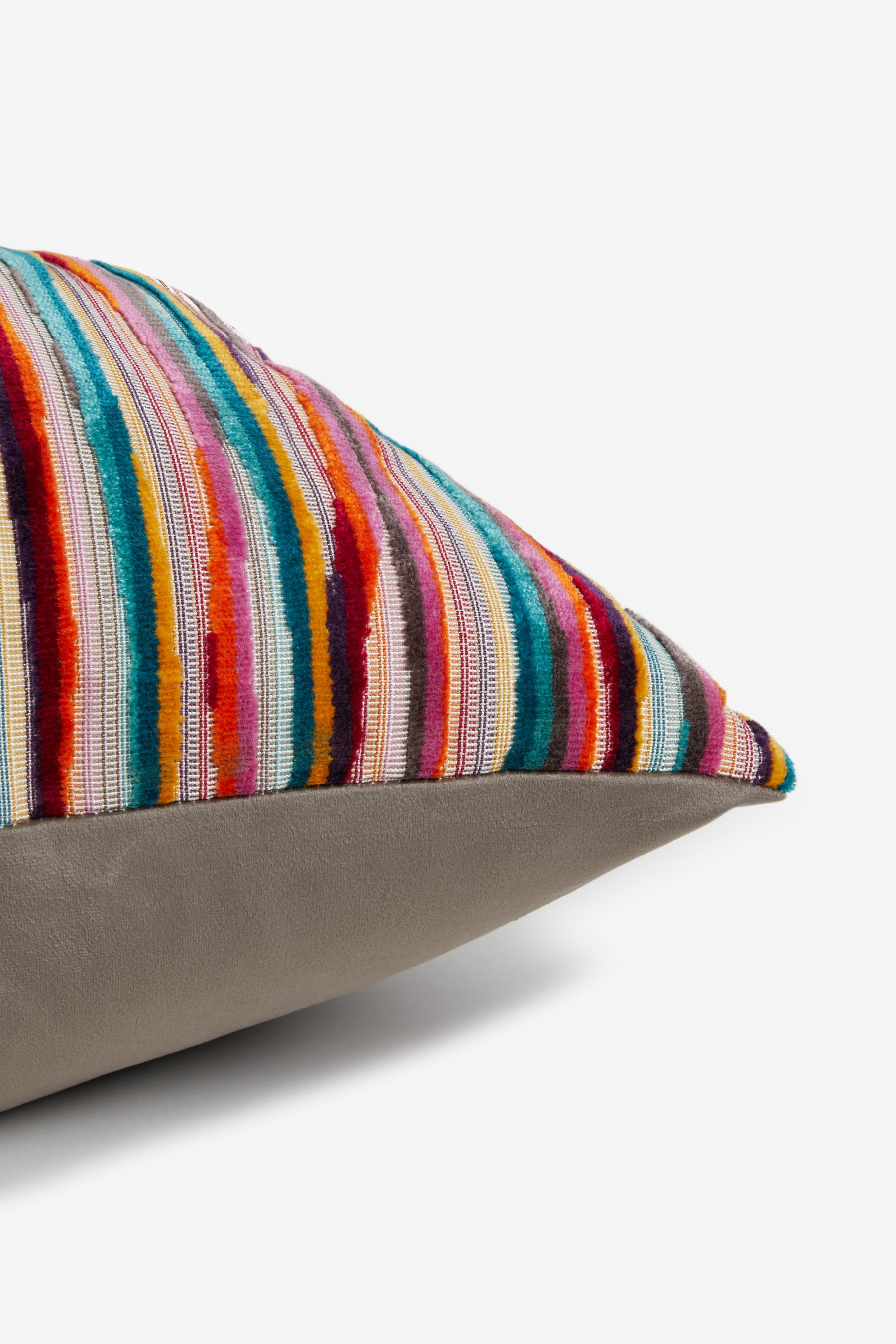 Multi color cushions top