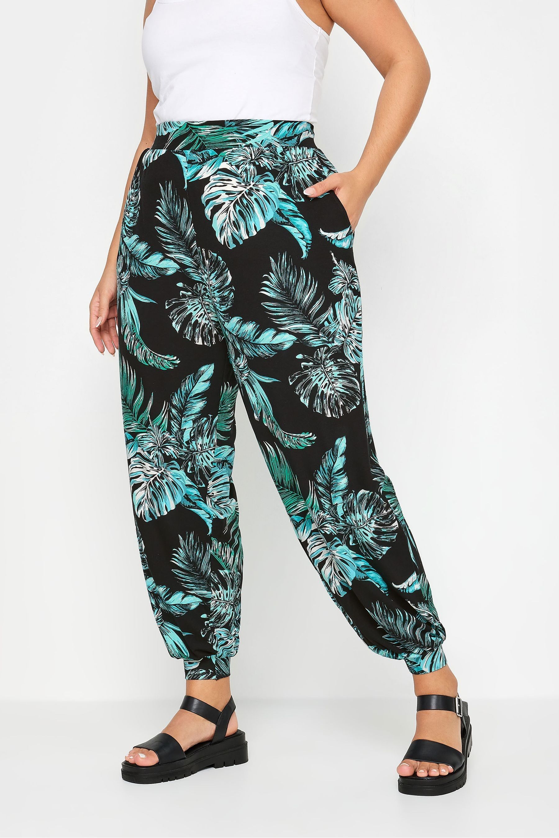 Curve black trousers discount