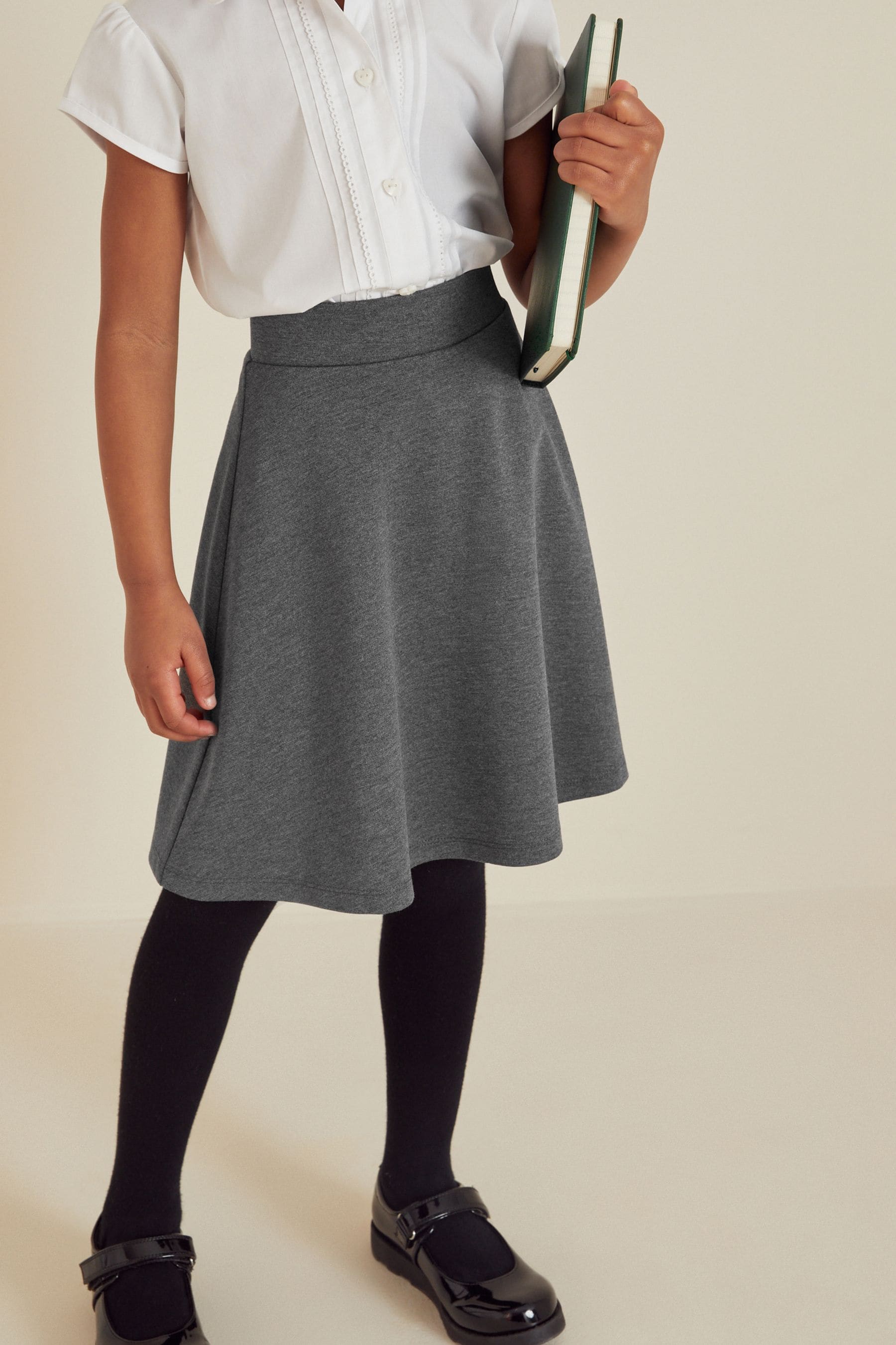 Skater skirt grey school top