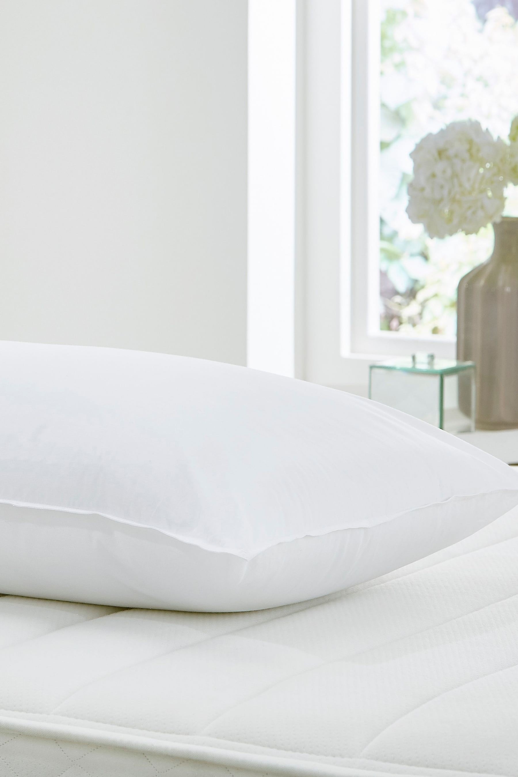 Sprung pillow outlet