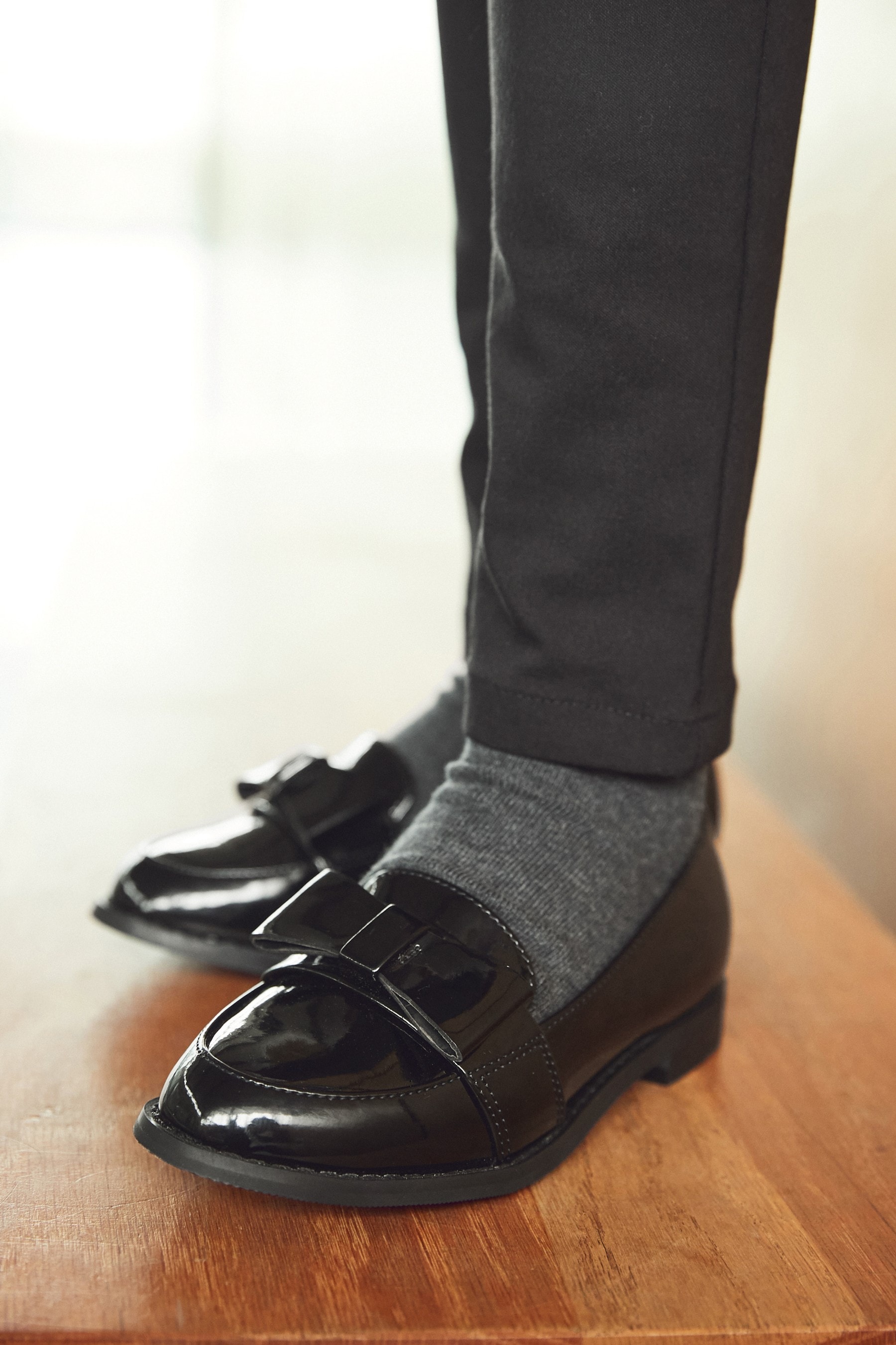 bow loafers black