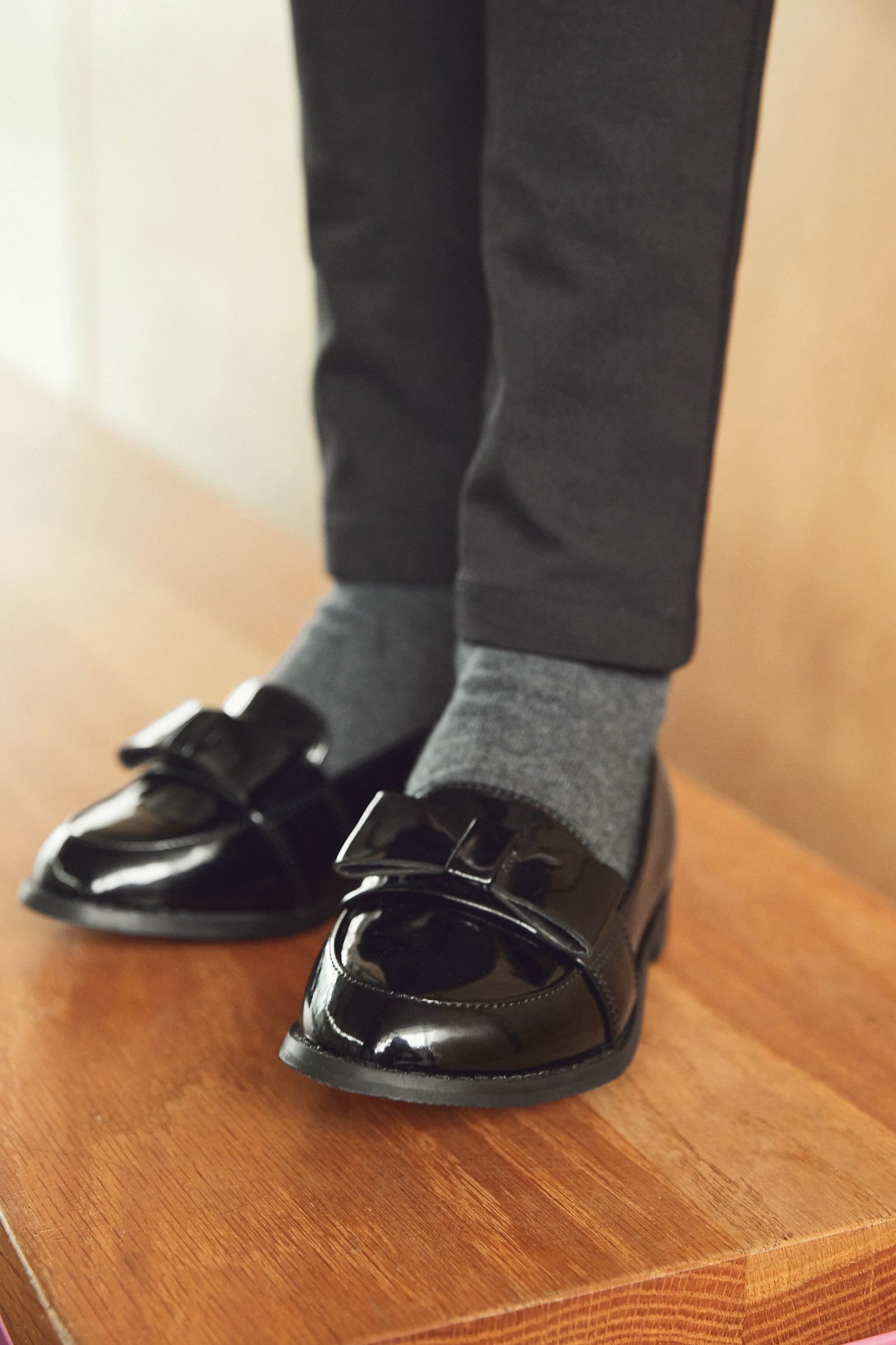 bow loafers black