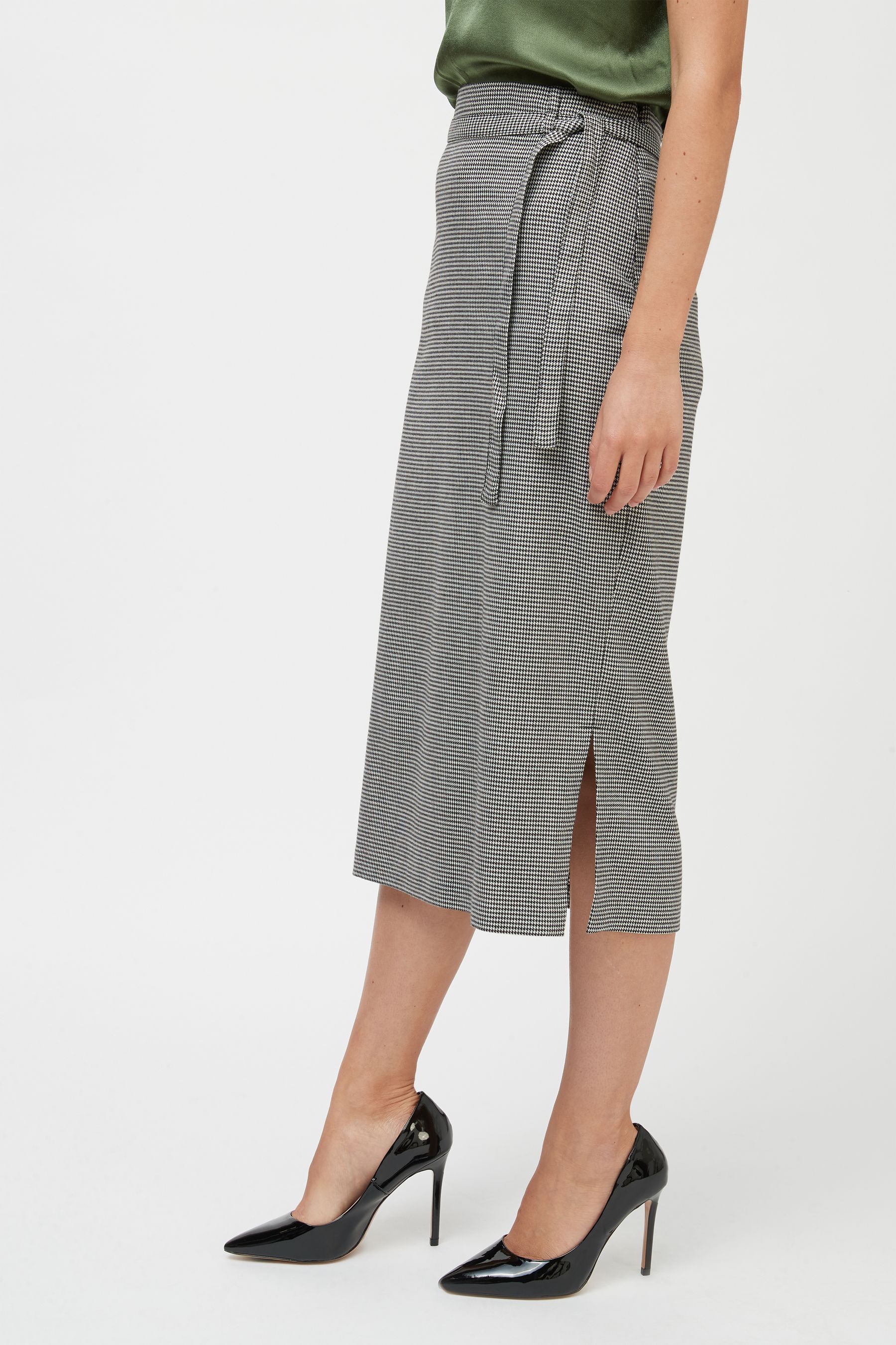 Forever comfort hotsell point court shoes