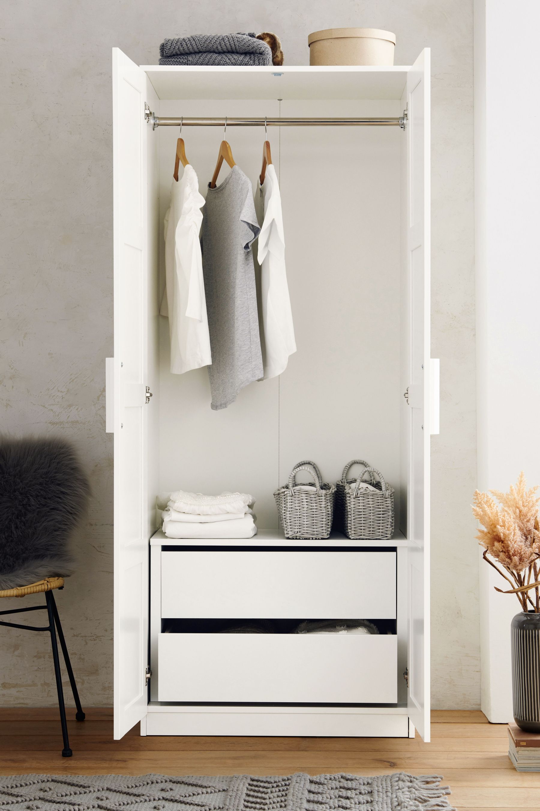 Internal chest of shop drawers