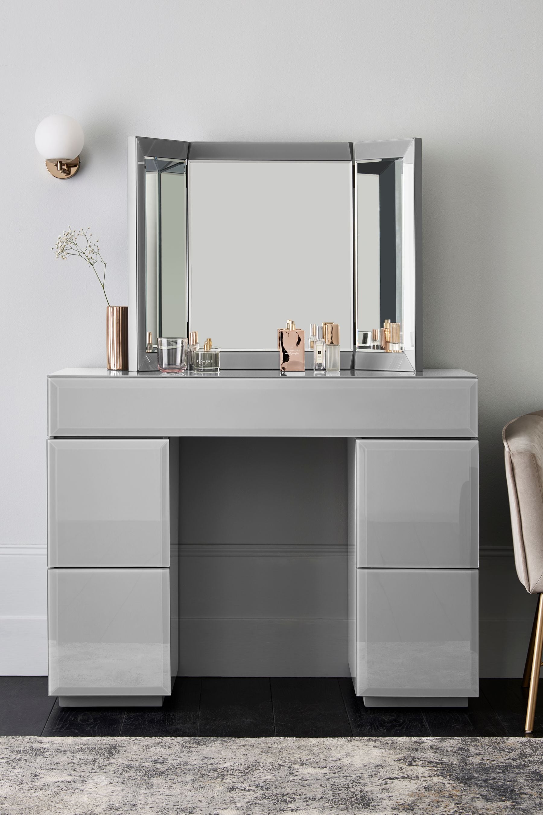 Dressing table outlet in grey