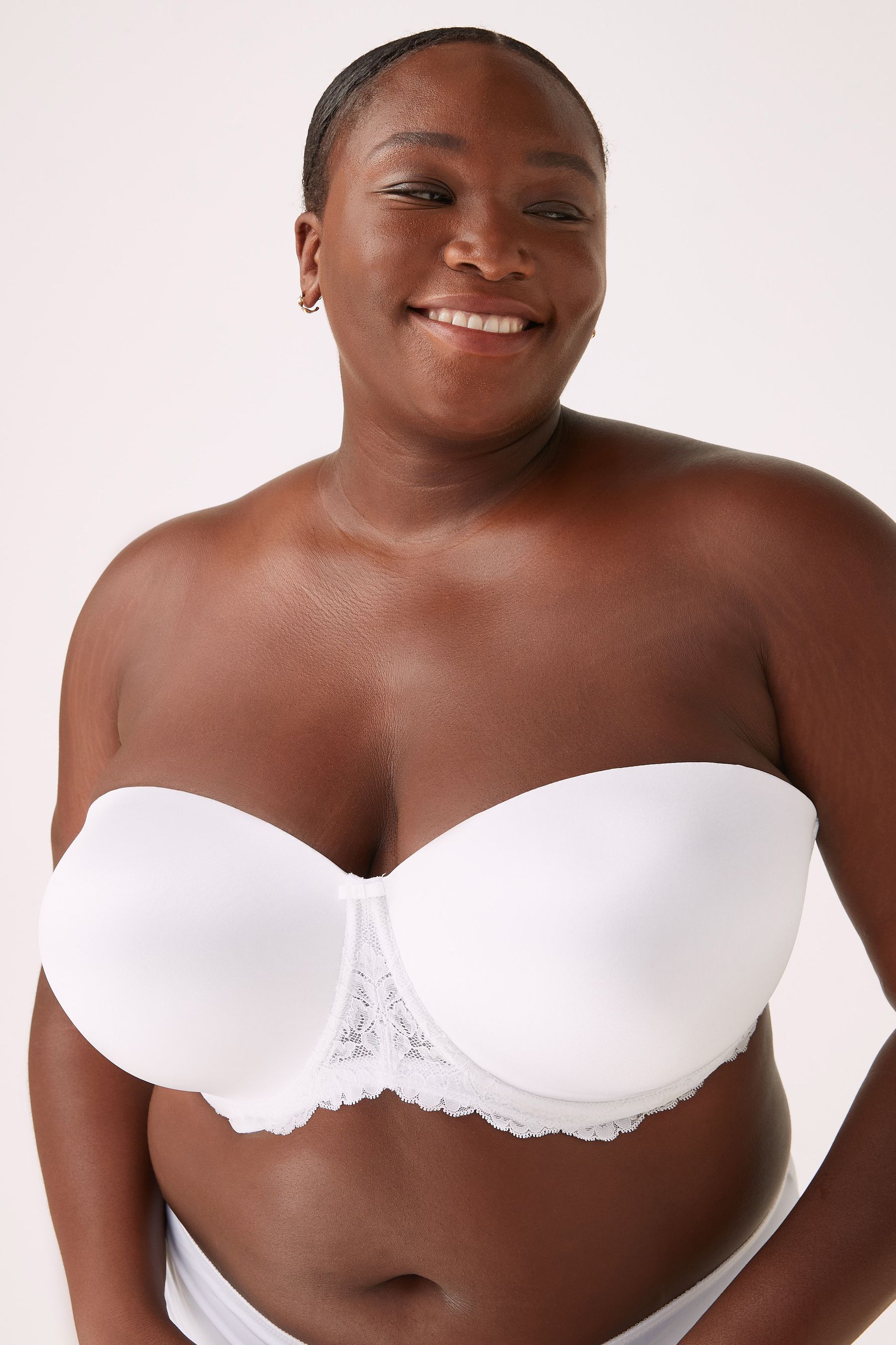 White DD Light Pad Strapless Multiway Bra