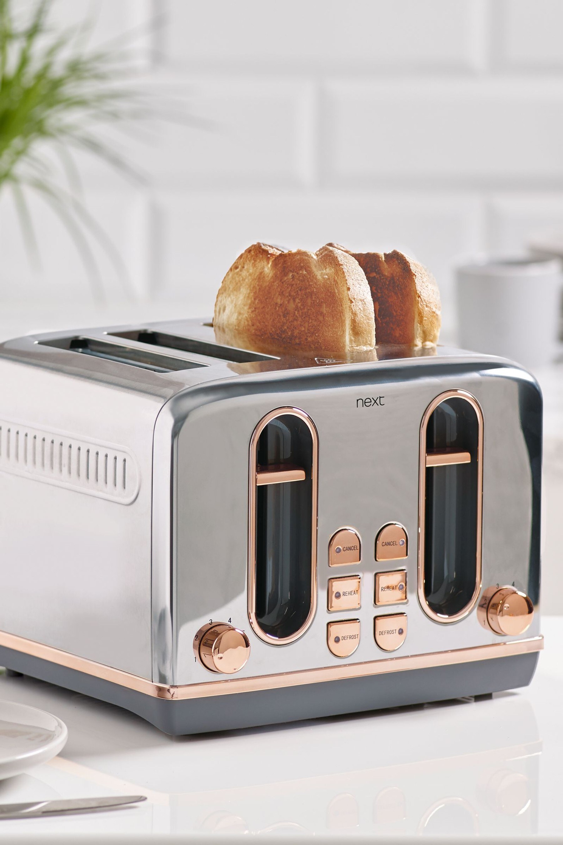 Chrome 4 2025 slice toaster