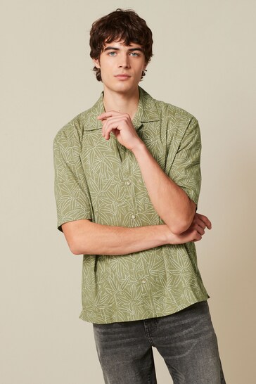 Green Floral Short Sleeve Shirt With Cuban Collar