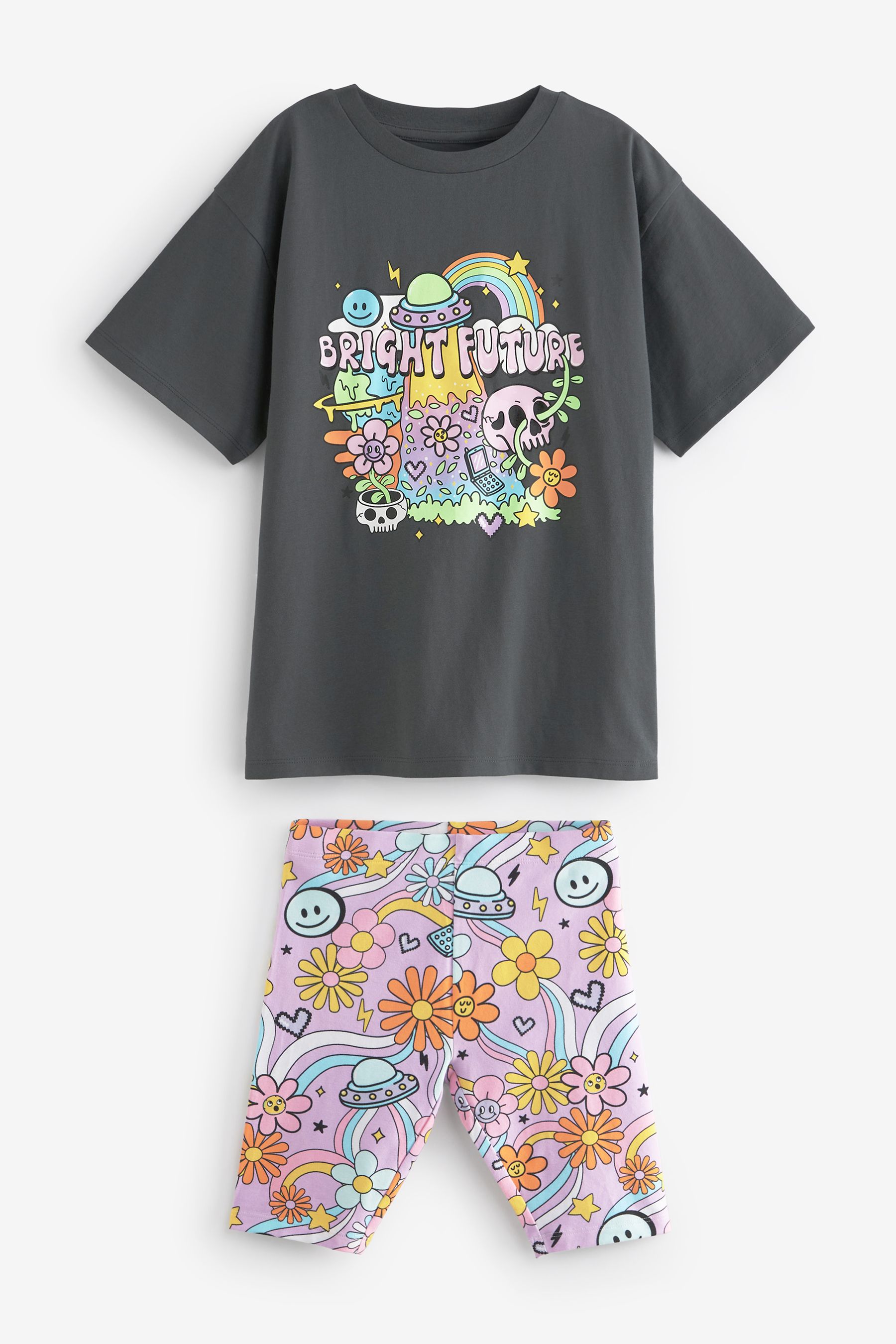 Cycling shorts with outlet baggy t shirt