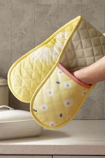Yellow Bee And Daisy Oven Gloves