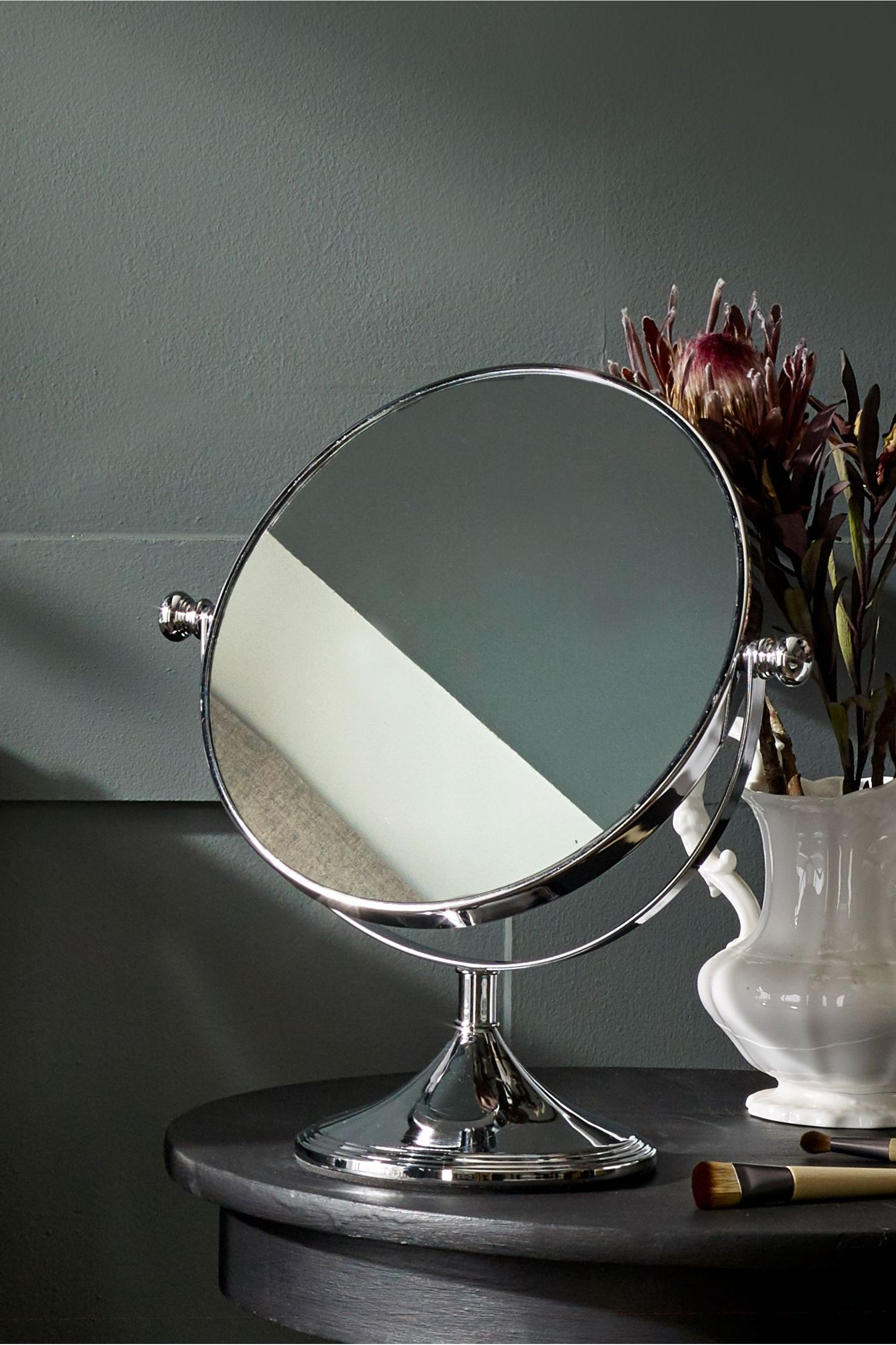 Magnifying dressing table mirror new arrivals