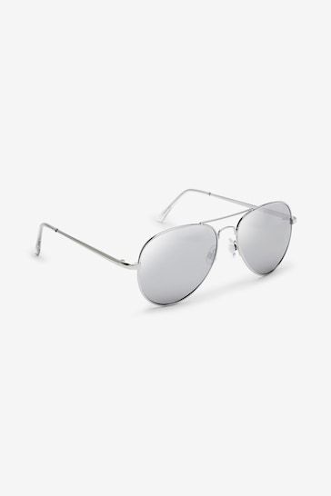 horn-rimmed round sunglasses