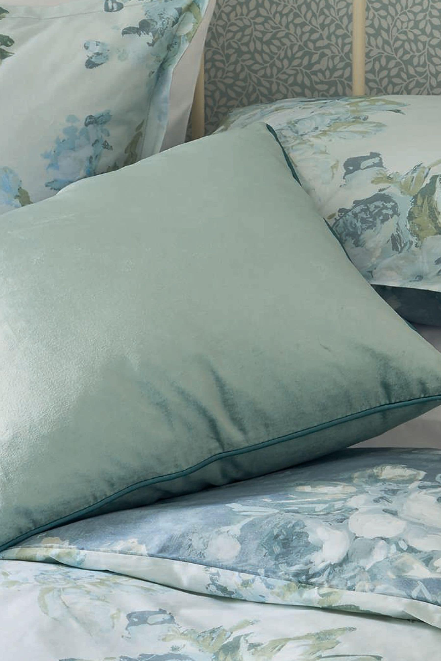 Duck egg 2025 green cushions