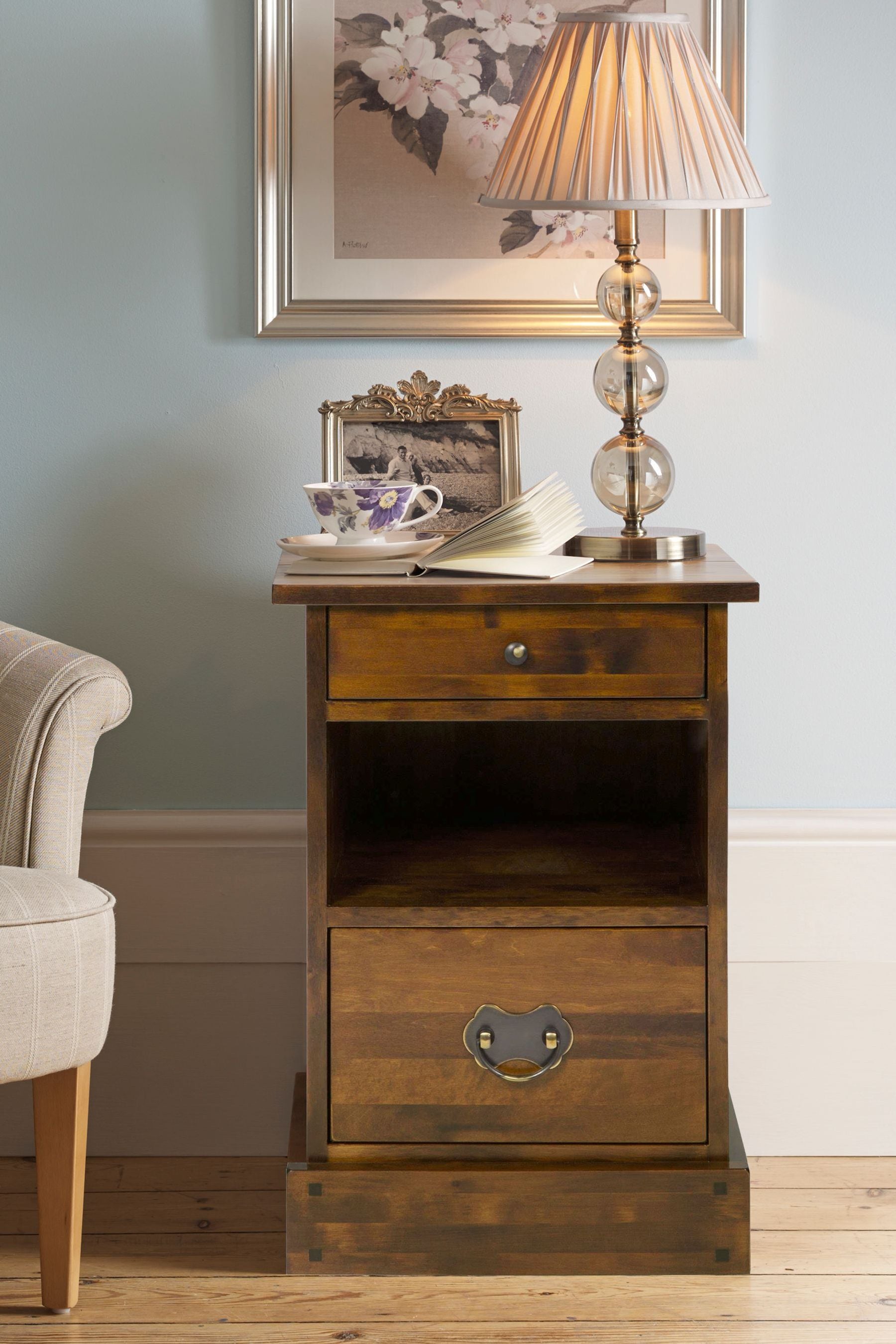 Laura ashley shop garrat table