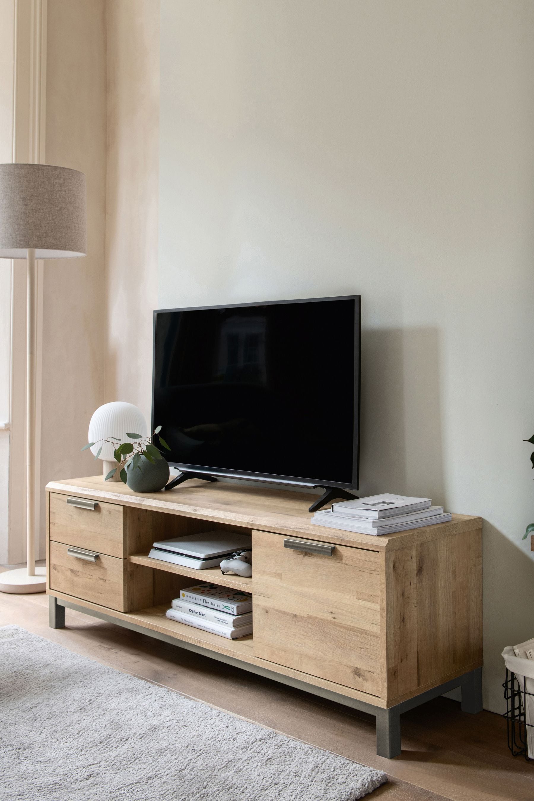 Light Bronx Up to 65 inch Oak Effect TV Unit