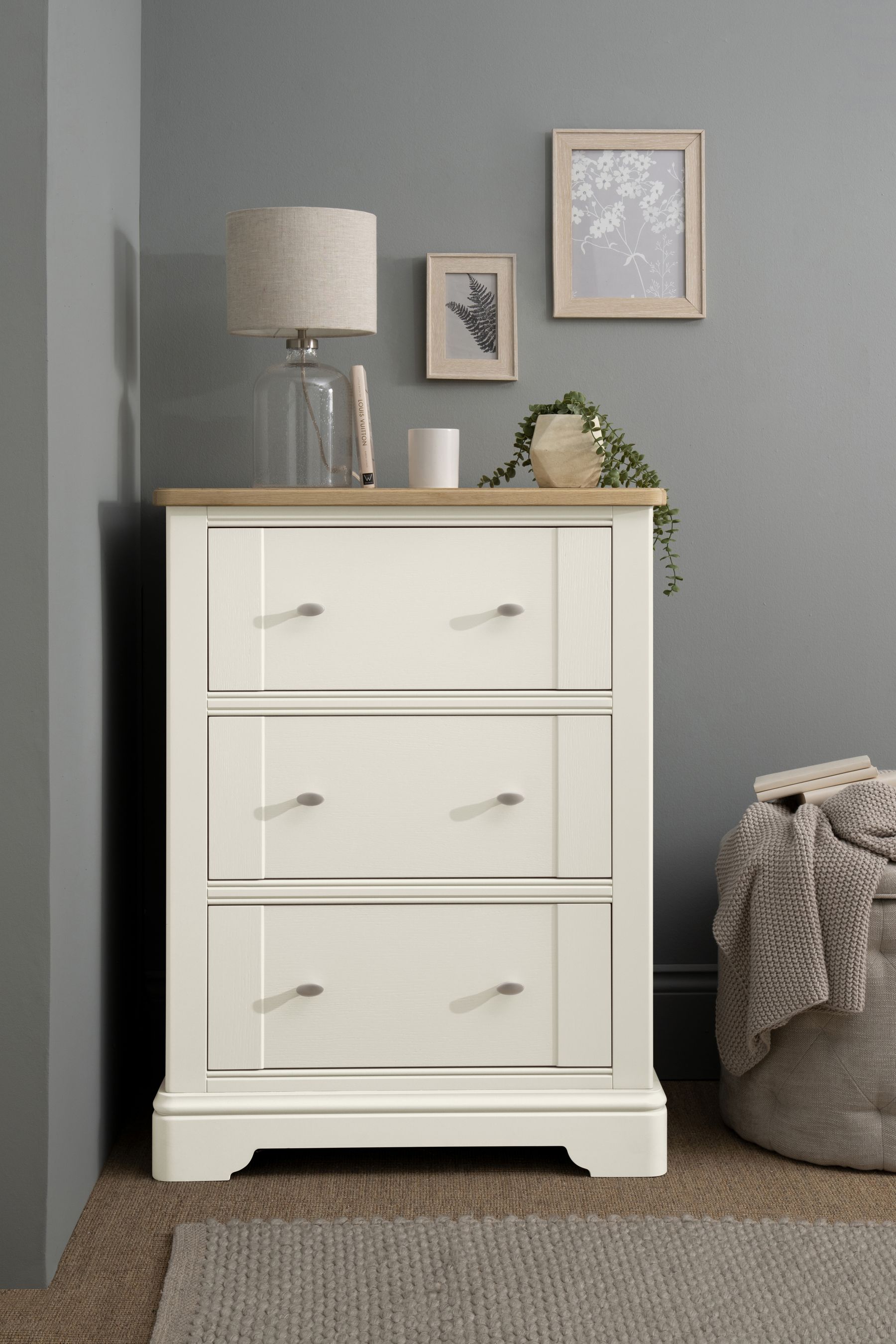 White hamptons chest of hot sale drawers