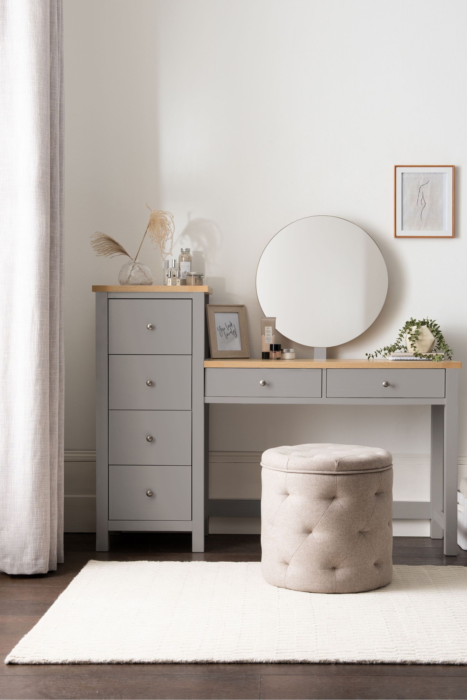 Console dressing table with new arrivals drawers