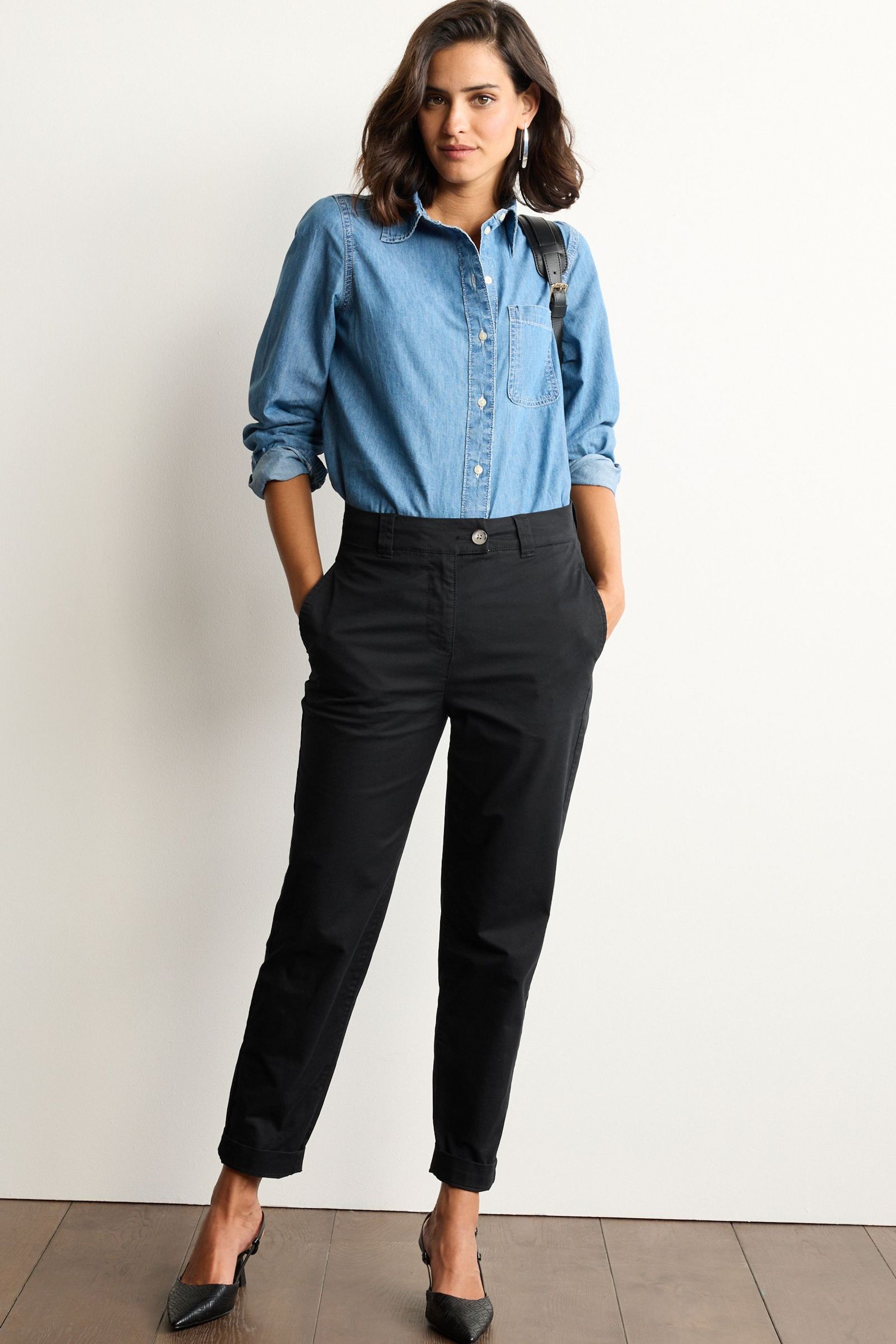 Black chino women's discount pants