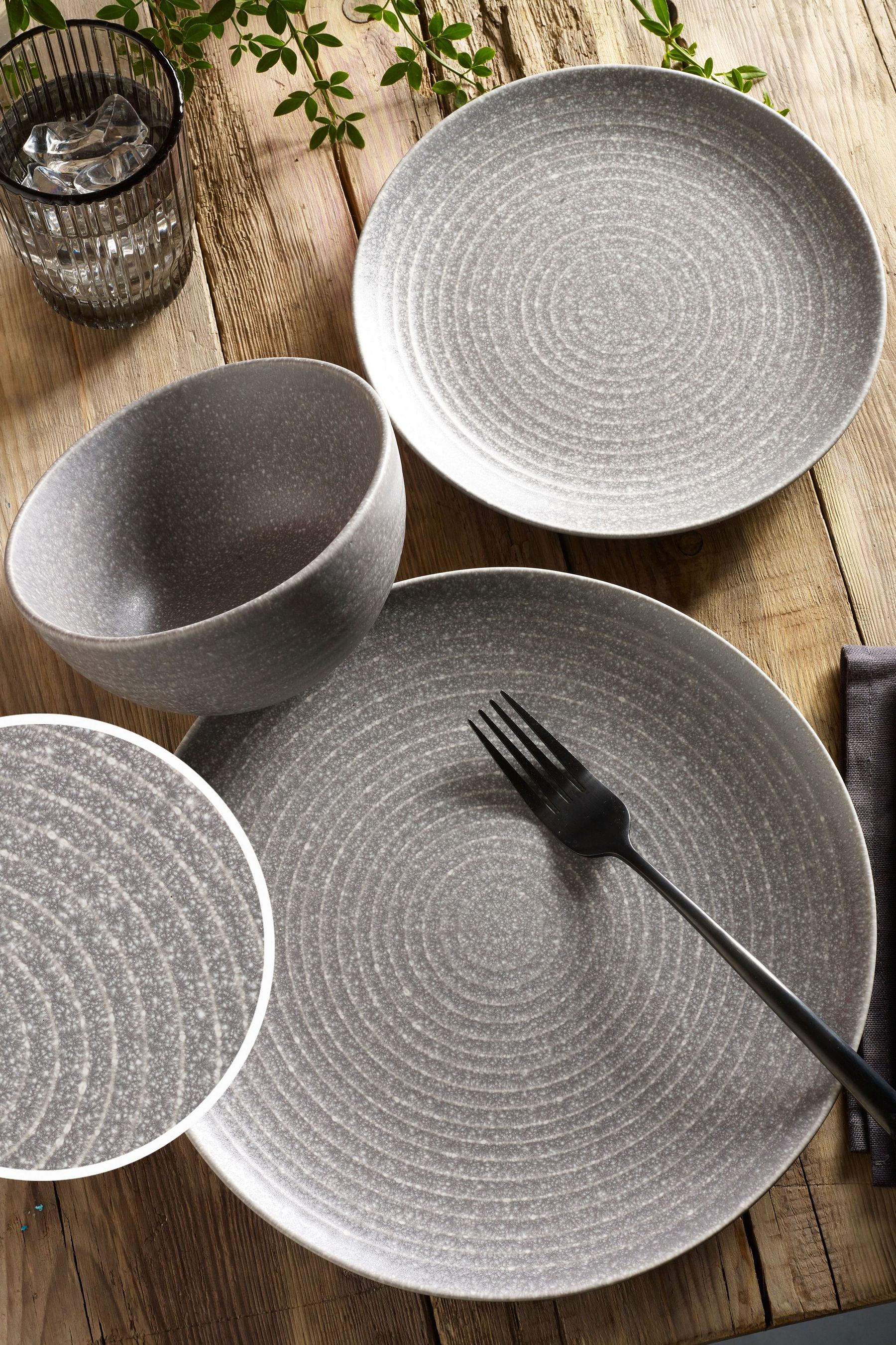 Grey clearance plates set