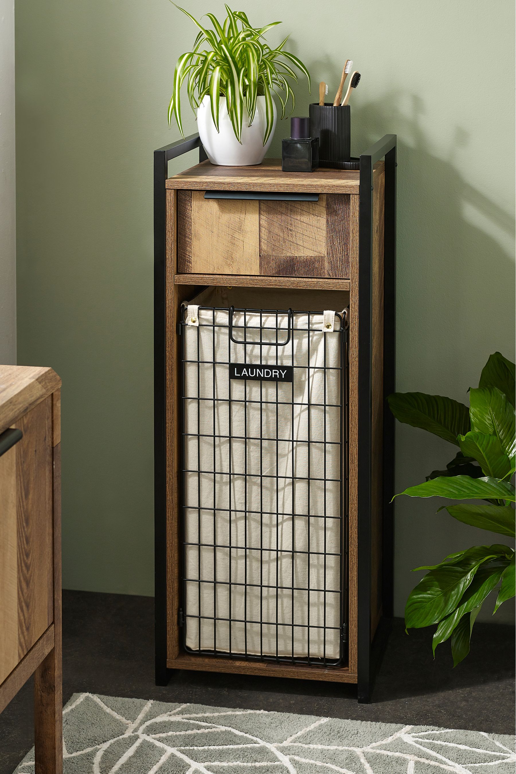 Laundry storage clearance