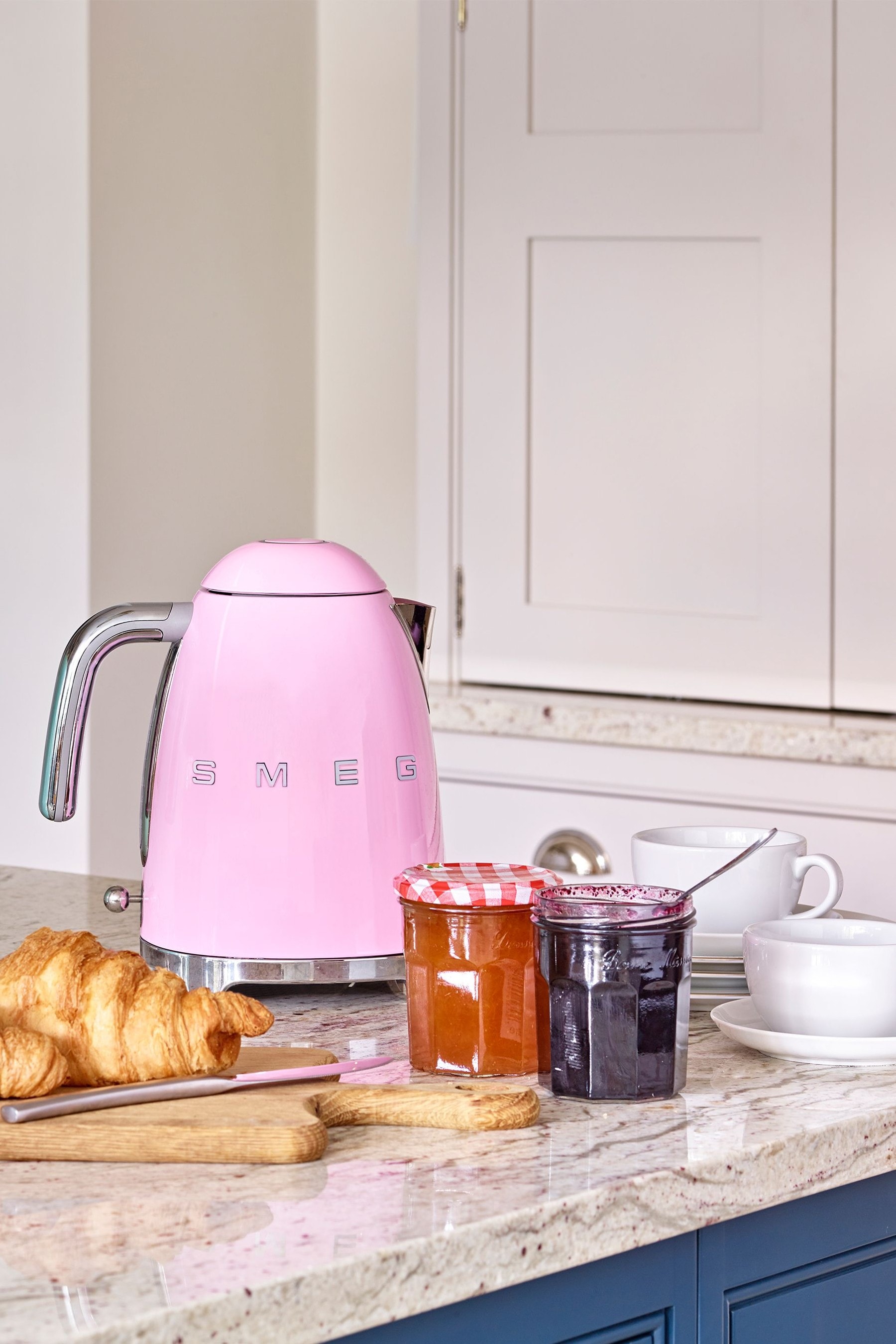 Smeg kettle cheap pink sale