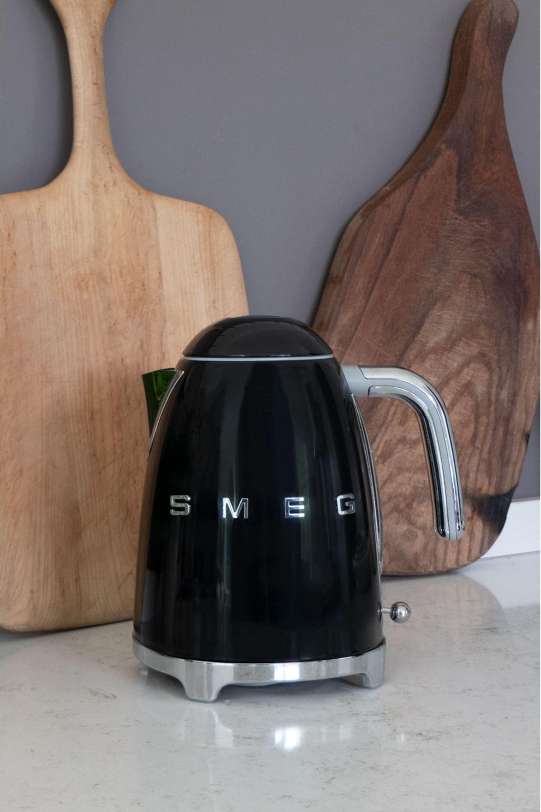 Price check smeg store kettle