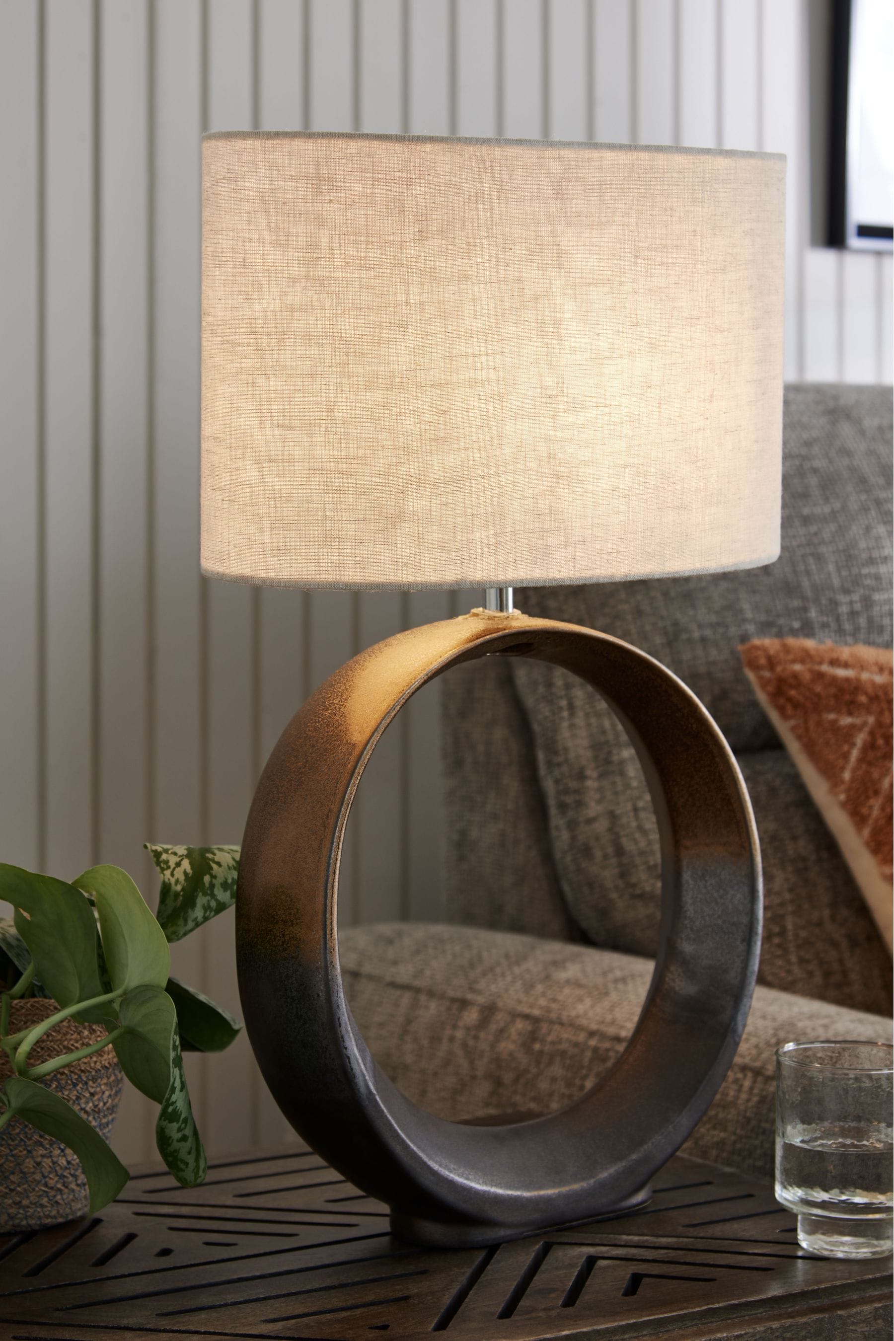 Bronze on sale lamp stand