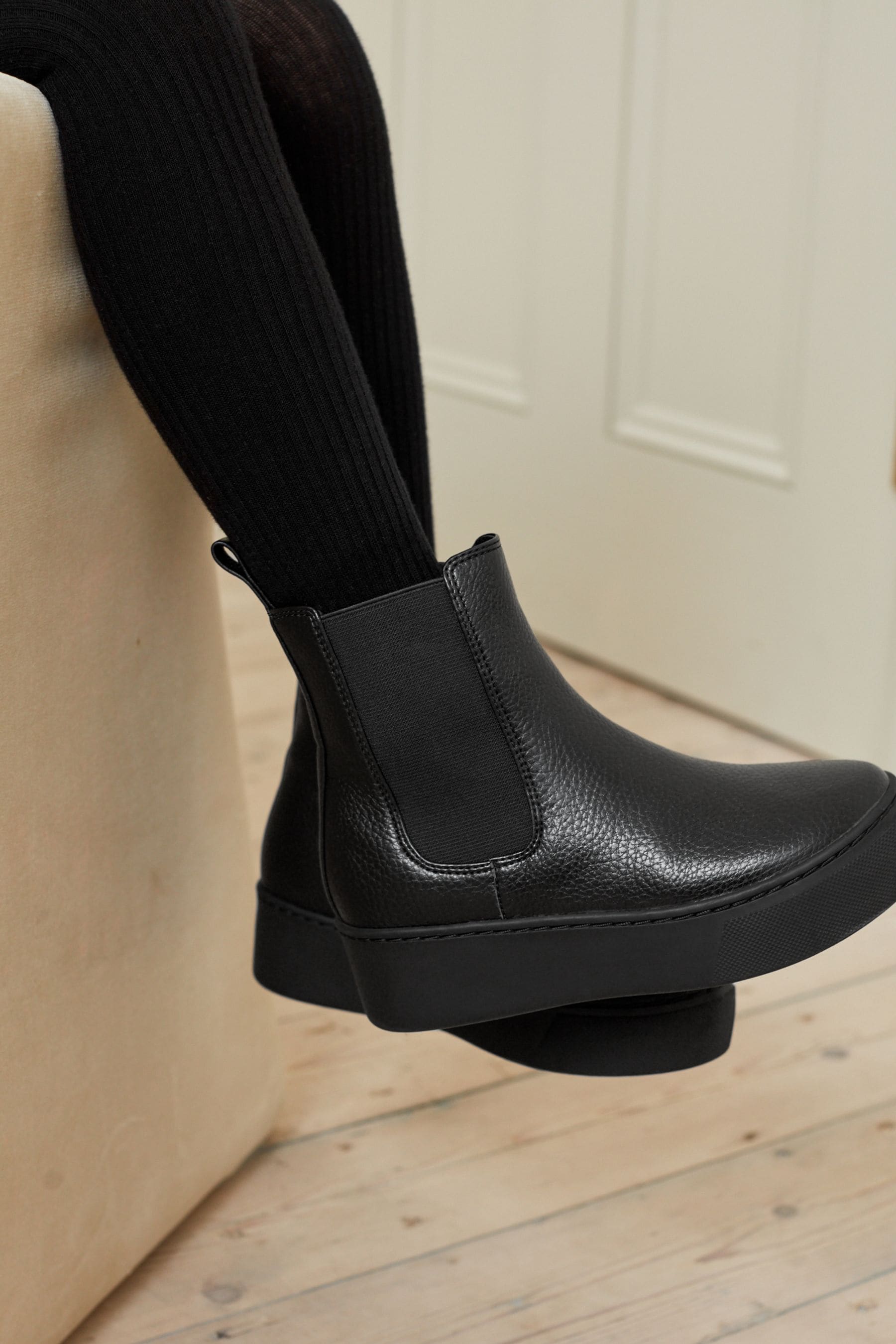 Black Chunky Chelsea Boots
