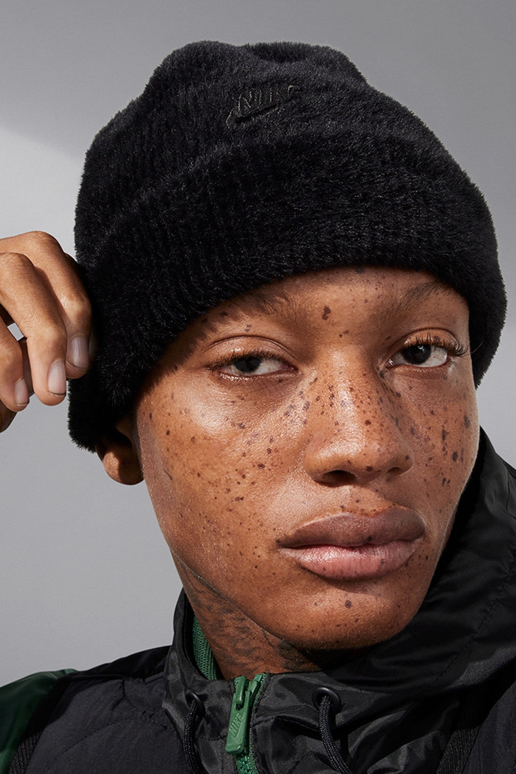 Mens black on sale nike beanie