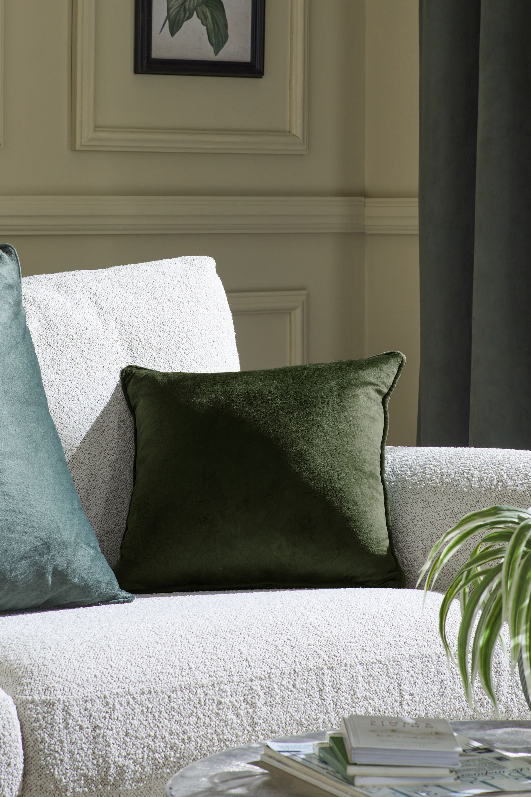 Deep store green cushions