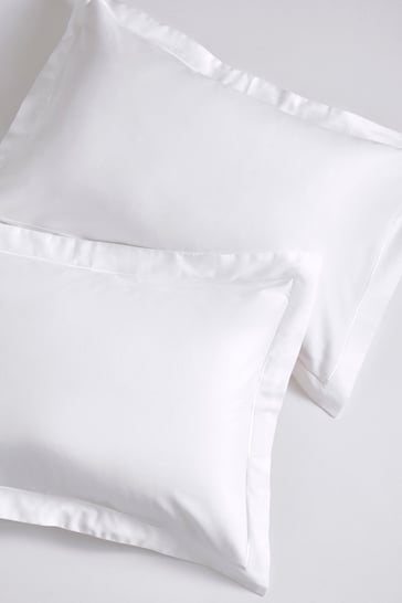 Set of 2 White 300 Thread Count Collection Luxe Standard 100% Cotton Pillowcases