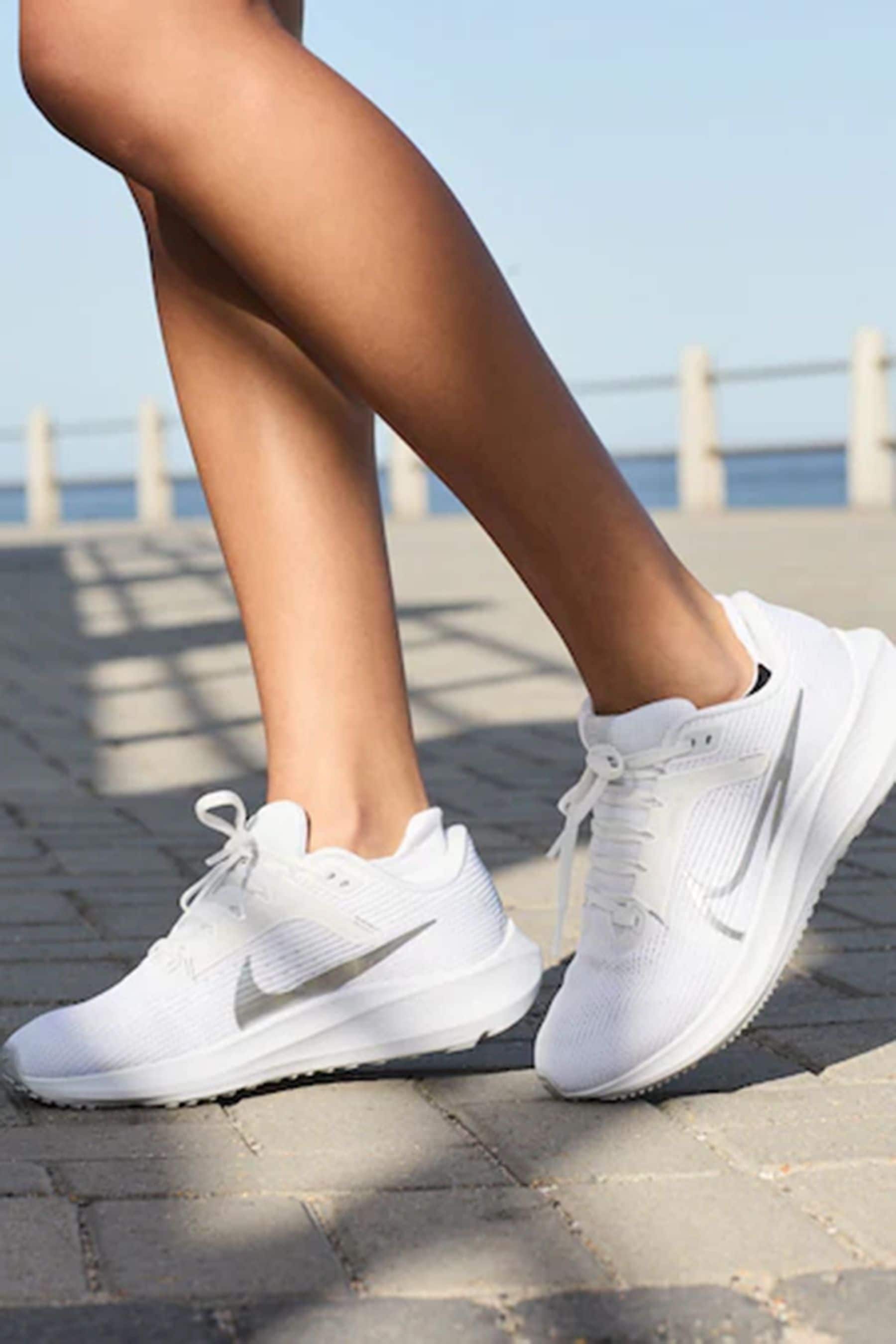 Womens white nike running trainers outlet