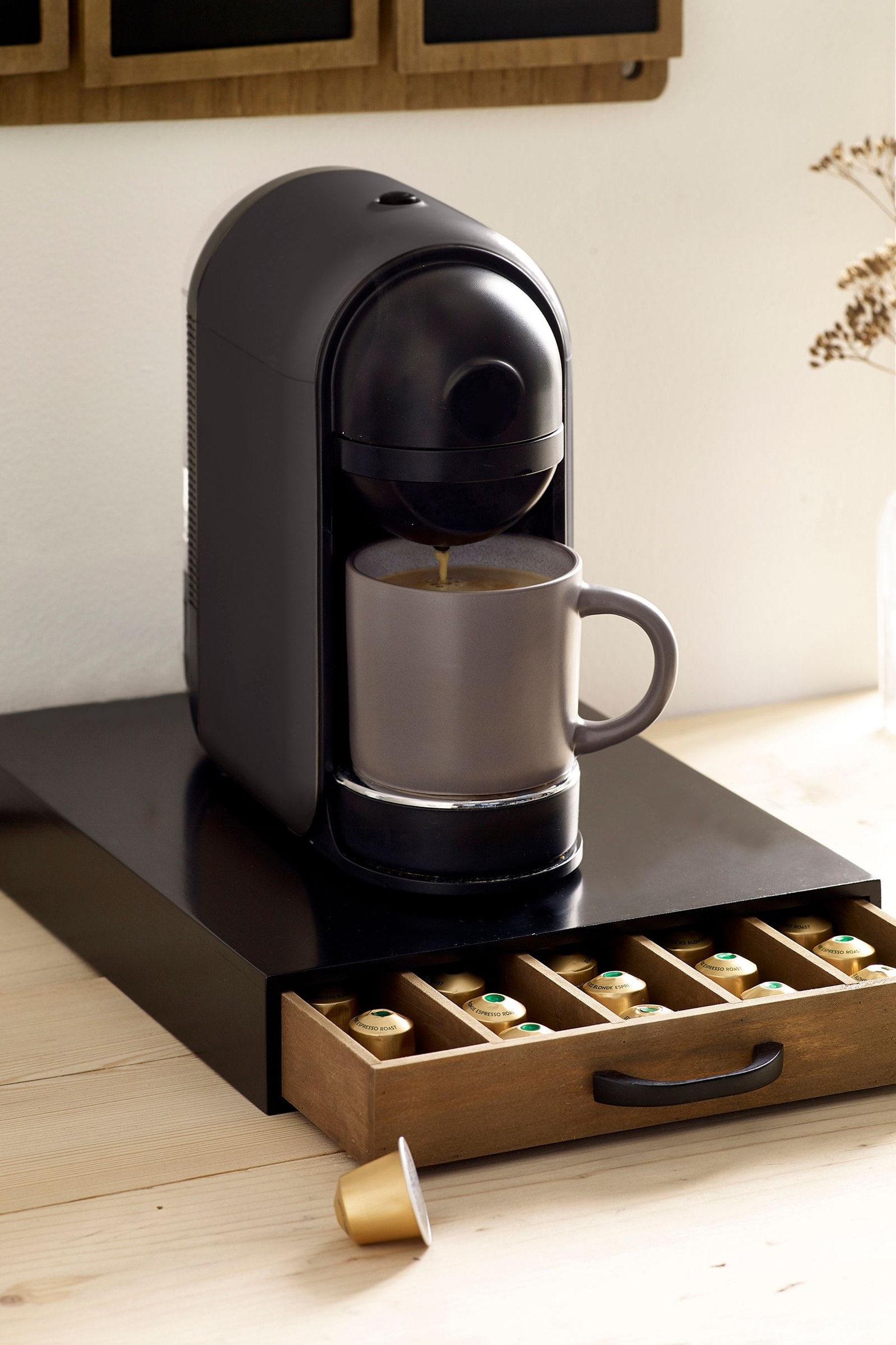 Coffee capsule shop drawer