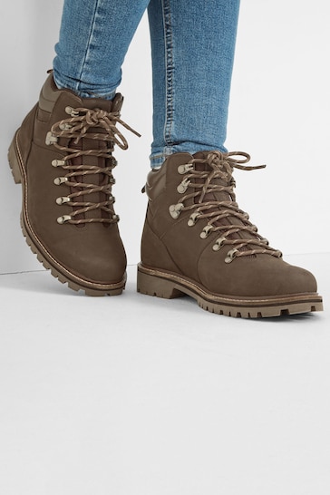 Tog 24 Brown Outback Walking Boots