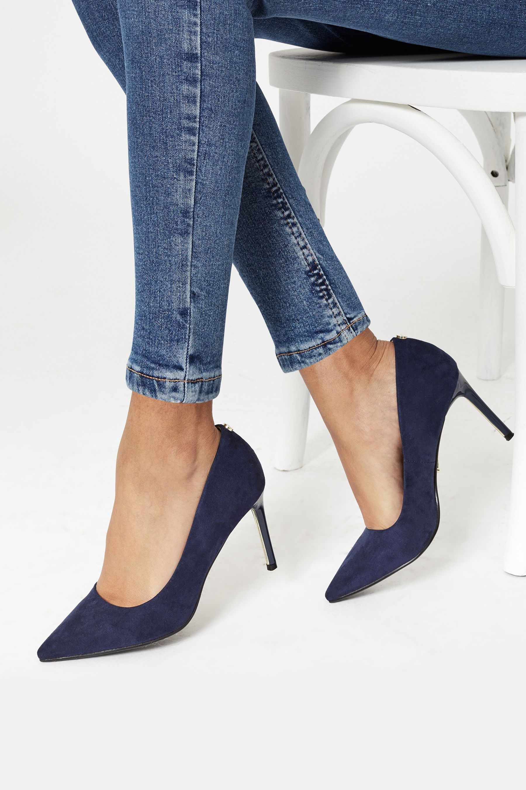 Navy court outlet shoes uk